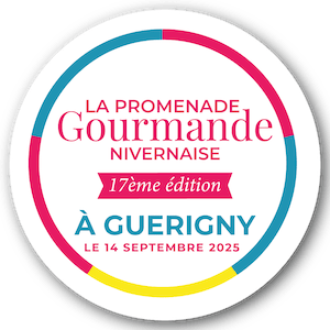 logo-promenade-nivernaise-17-min-1 Un carton de bouteilles du domaine posé sur une voiture ancienne